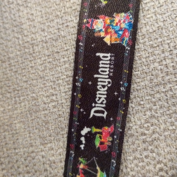 Disney Parks Light Up Dragon Popcorn Buckets - Picture 9 of 10